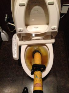 焼津市　洋式トイレ詰り修理