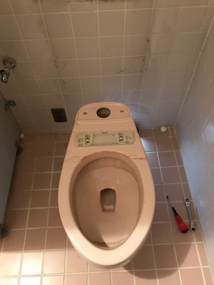 静岡市駿河区池田  洋式トイレ脱着作業 
