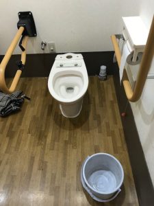 袋井市久能 洋式トイレ脱着作業