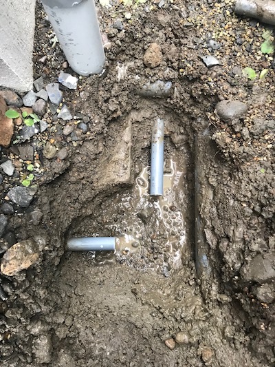掛川市　給水管水漏れ修理