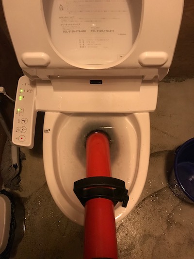 島田市　店舗洋式トイレ詰まり修理