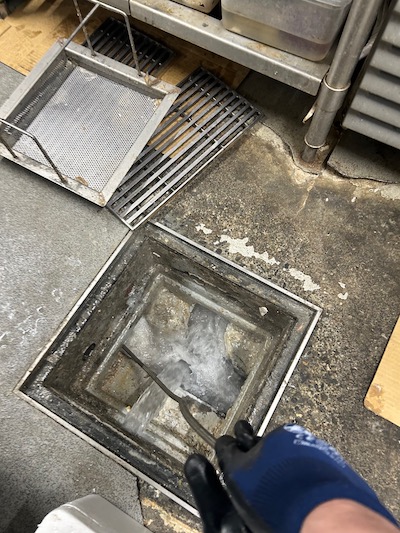 静岡市葵区沓谷  高圧洗浄作業