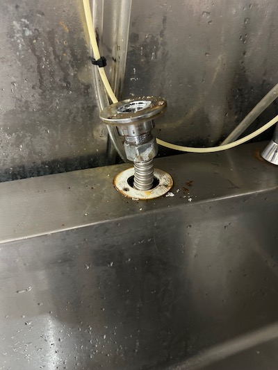 静岡市葵区千代 ユニット取り出し金具交換作業