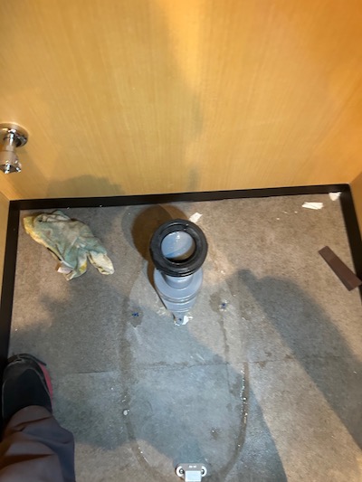 静岡市駿河区中原  水漏れ原因の調査作業